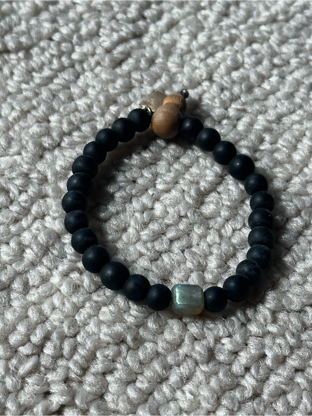 Judith Bright Matte Black Beaded Bracelet with labradorite stone - Picture 2 of 4